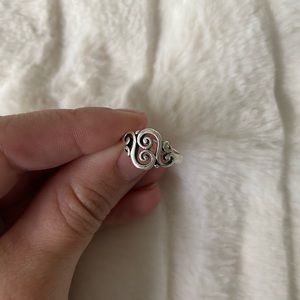 Spanish swirl James Avery ring size 7